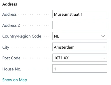 De adresvelden van de klantkaart: Address Museumstraat 1, Country/Region Code NL, City Amsterdam, Post Code 1071 XX en House No. 1