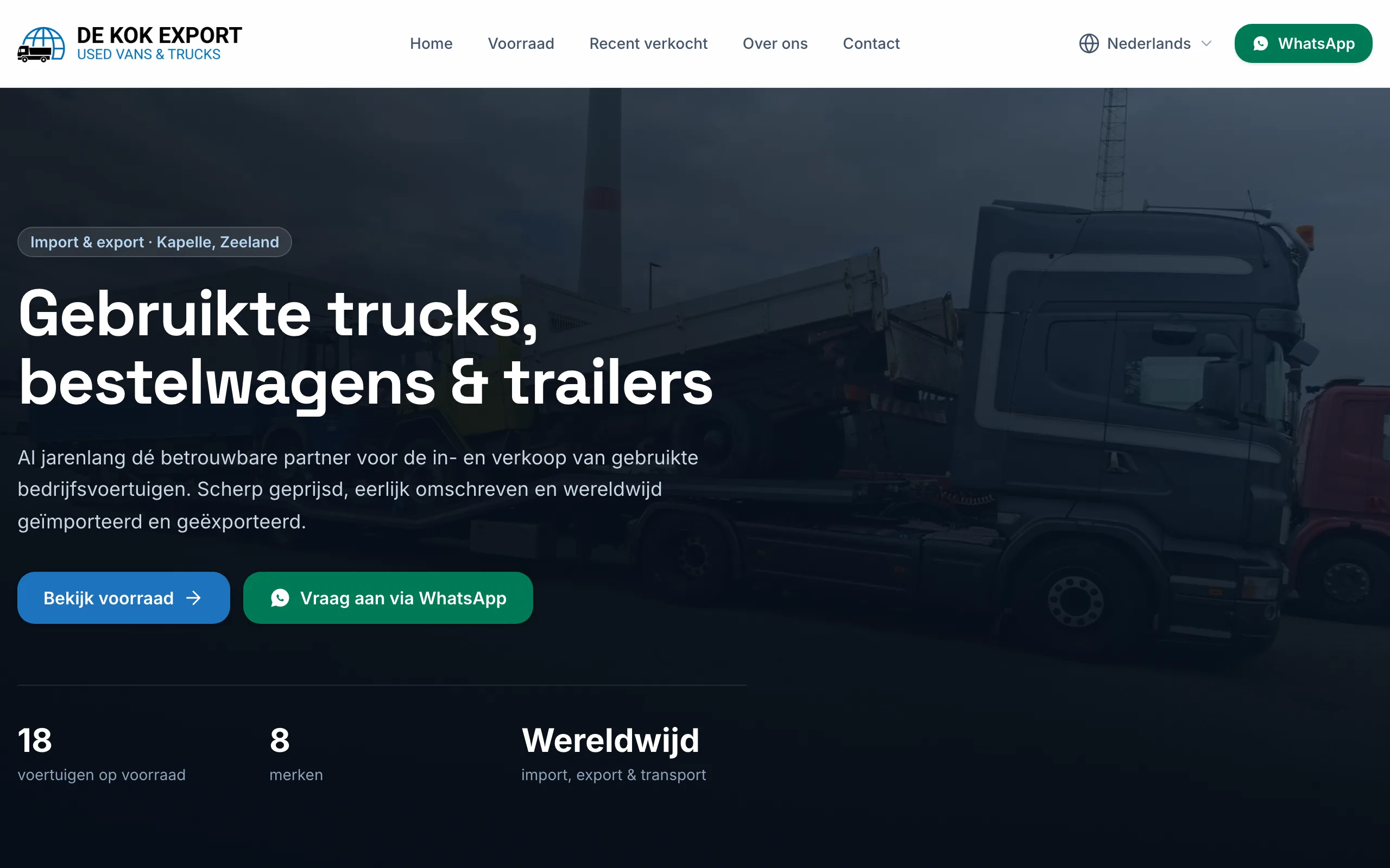 De homepage van dekokexport.nl: een vrachtwagen op het terrein, met knoppen naar de voorraad en naar WhatsApp